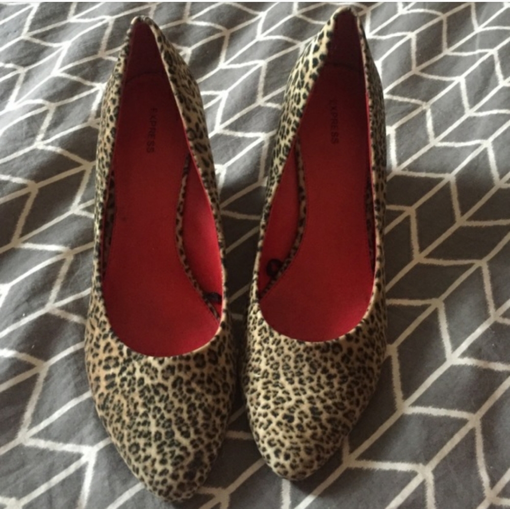 COPY - Express leopard wedge
